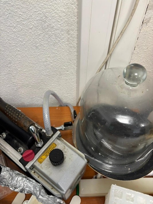 Vacuum degassing